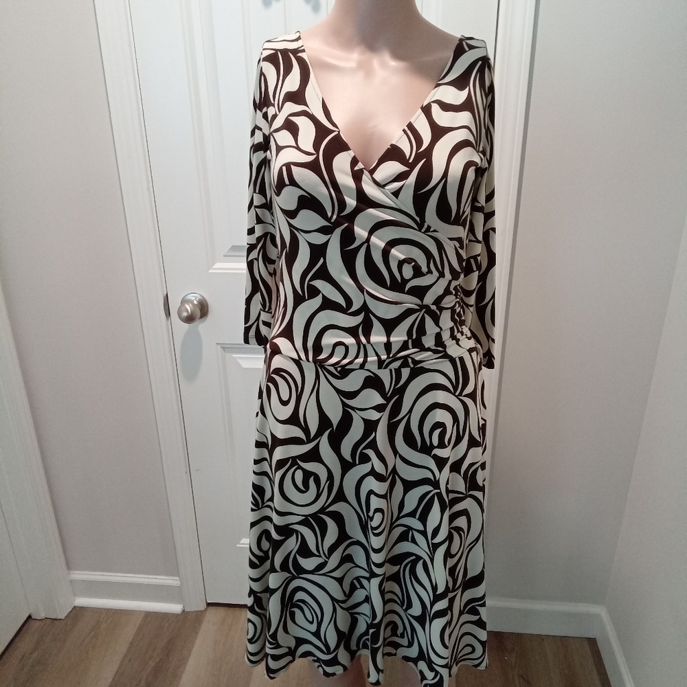 Maggy London Petites Size 4. Brown and Cream Midi Dress 3/4 Sleeves Wrap Waist